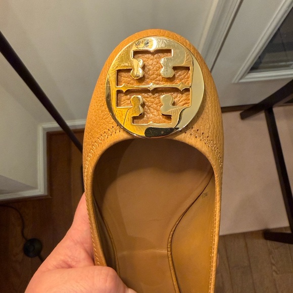 Tory Burch Tumbled Leather Reva Ballet Flats - Royal Tan/Gold - Size 8.5 - Picture 4 of 11